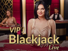 惊艳！DAZN美女主播与AC米兰球星甜蜜出游，狂撒狗粮！